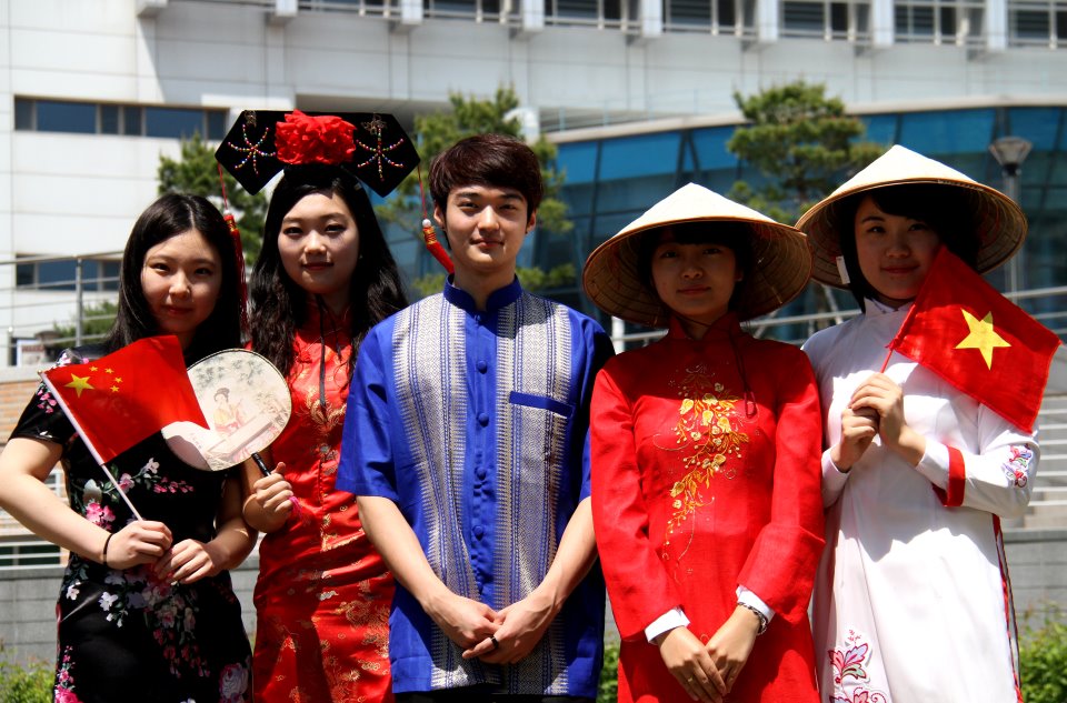 Cần trang vị vốn ngôn ngữ để không bị bỡ ngỡ khi sang Hàn Quốc du học