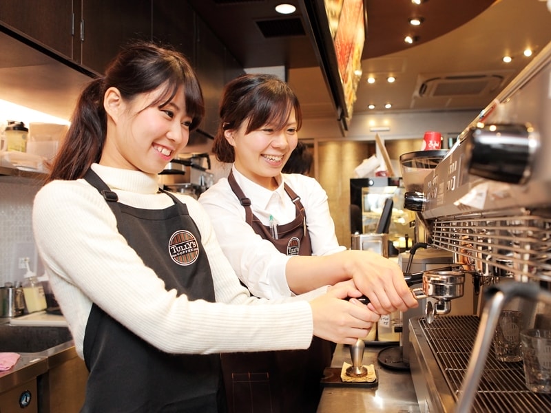 Nhờ người quen giới thiệu sẽ có công việc đảm bảo hơn