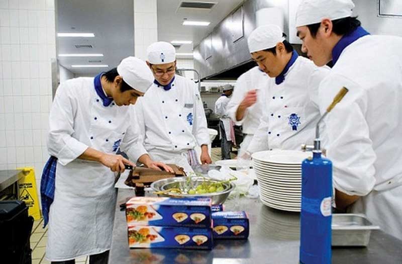 Du học nghề tuy không có học bổng nhưng chi phí thấp hơn, điều kiện đầu vào cũng thoáng hơn