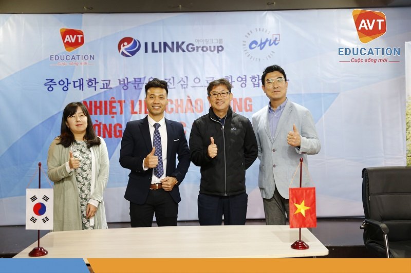 đại diện Đại học Chung Ang cho biết nhà trường đánh giá cao năng lực của học sinh AVT 