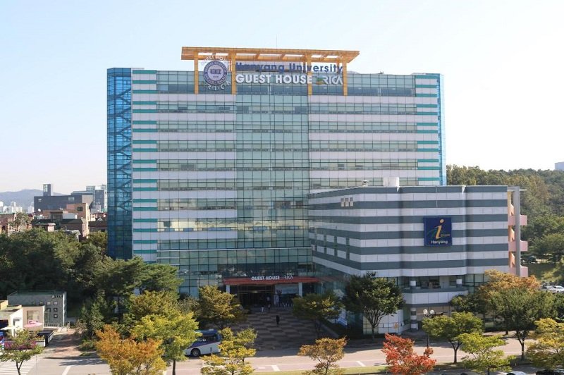 Đại học Hanyang cũng có khoa đào tạo chuyên ngành người mẫu