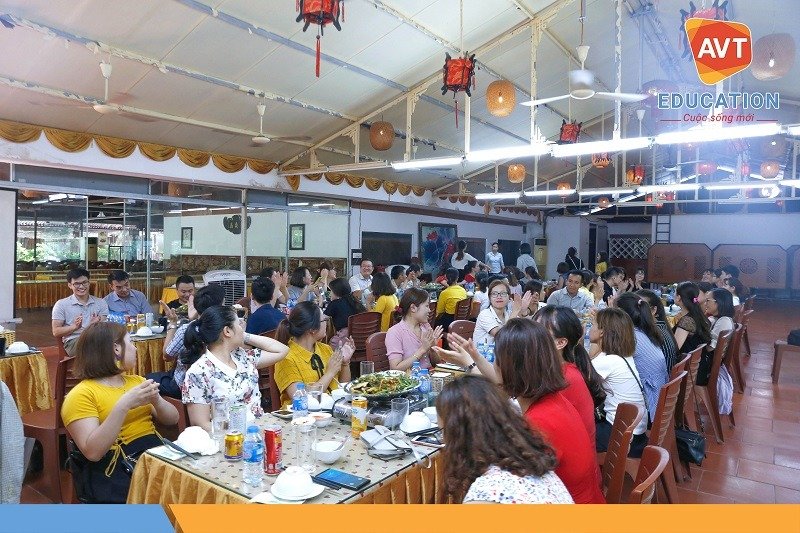 Bữa tiệc có sự tham gia của đông đảo cán bộ nhân viên AVT. Bữa tiệc có sự tham gia của đông đảo cán bộ nhân viên AVT.