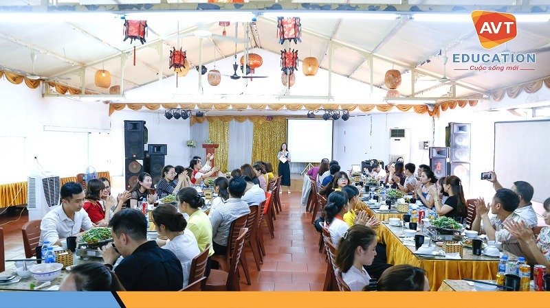 Nắng nóng cũng không nóng bằng sức trẻ của các cán bộ nhân viên Nắng nóng cũng không nóng bằng sức trẻ của các cán bộ nhân viên