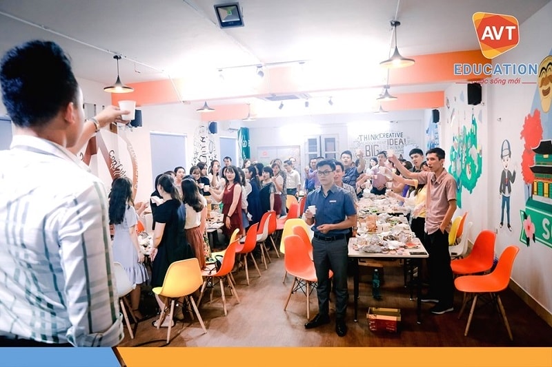 Cùng nhau nâng cốc Cùng nhau nâng cốc