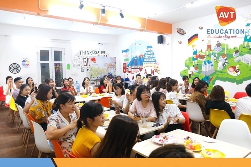 Hàng tháng AVT đều tổ chức sinh nhật cho các thành viên Hàng tháng AVT đều tổ chức sinh nhật cho các thành viên